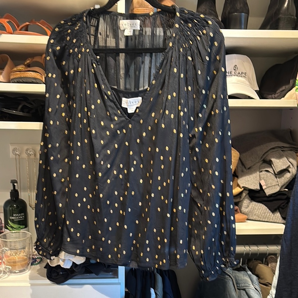 Velvet by Graham & Spencer Black Ruched Long Sleeve Blouse